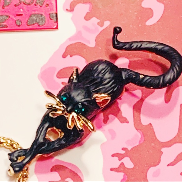 BETSEY JOHNSON Black Cat Pendant/Brooch Necklace - Picture 2 of 6